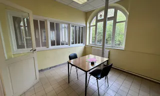 Décor/Lieu de tournage: Commissariat - Image 16