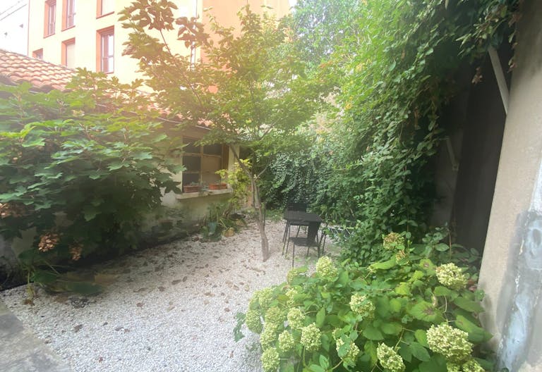 Bureau 10M2 en plein coeur des Chartrons, avec acc�s cuisine et jardin - Image 4