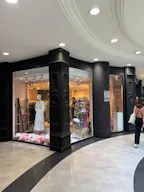 Perfect pop up store in Paris XVI PASSY - Image 2