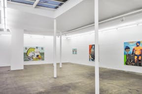 Spacious Gallery in Le Marais - Image 9