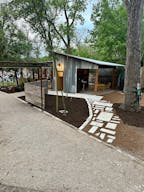 Swoop House in East Austin - Image 7