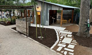 Swoop House in East Austin - Image 7