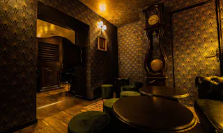 Retour dans le temps dans un magnifique Bar priv� - Image 5