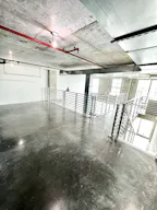 Industrial Daylight Loft Studio for Meetings, Workshops & Photo Shoots with Rooftop - Image 4