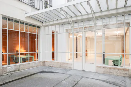 Spectacular art gallery under a glass roof in Saint Germain des Prés - Image 0