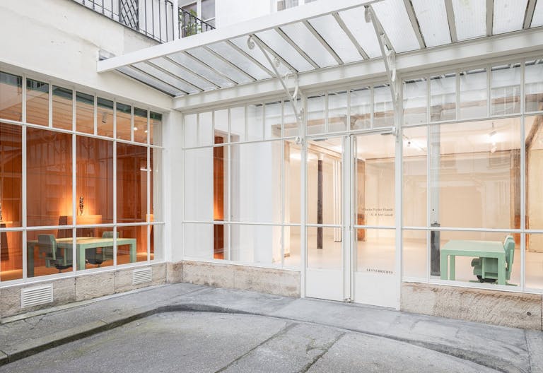 Spectacular art gallery under a glass roof in Saint Germain des Pr�s - Image 0