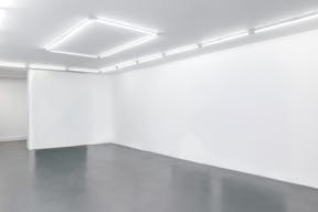 Galerie d'art au coeur du 7e arrondissement - Image 2