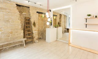 Chic Boutique in Montmartre - Image 2