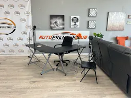 Business Content Office Space - Image 6