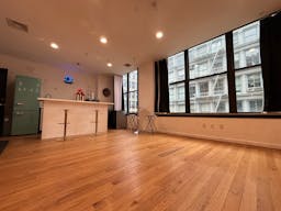 Entire Floor in SOHO with 2 extra rooms! - Image 3
