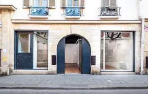 Saint Gilles Pop Up Boutique - Image 0
