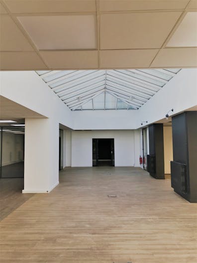 Creative Space in Boulogne - Image 2
