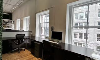 LIGHT-FILLED SHARED OFFICE SPACE IN THE HEART OF FLATIRON - Image 3