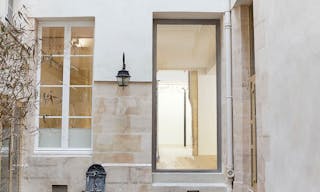 Beautiful Arts et M�tiers Showroom - Image 5