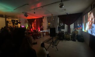 Beautiful and Versatile Open Loft Studio - Image 17