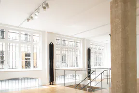 Large Fashion Showroom Rue des Minimes - Image 4