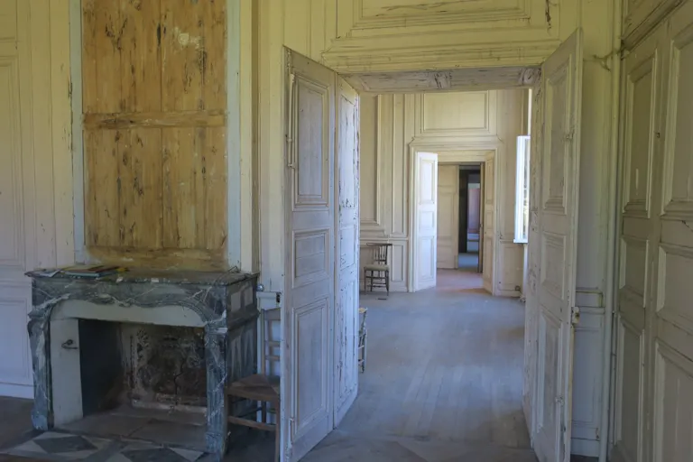 Château du XVIIIe siècle abandonné - Image 2