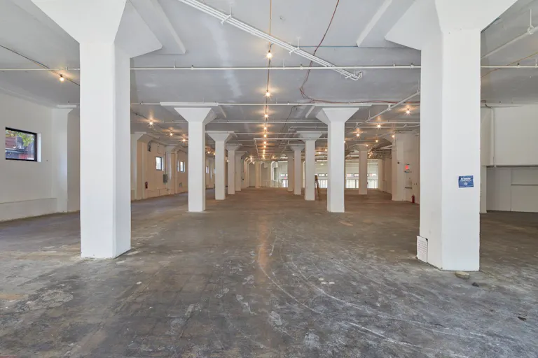 Unique open floor plan - Image 0