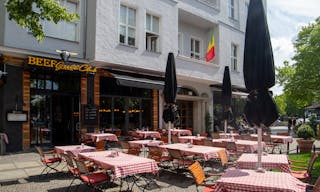 Light-Filled Rooftop Loft with Skyline Views at Kurfürstendamm - Image 8