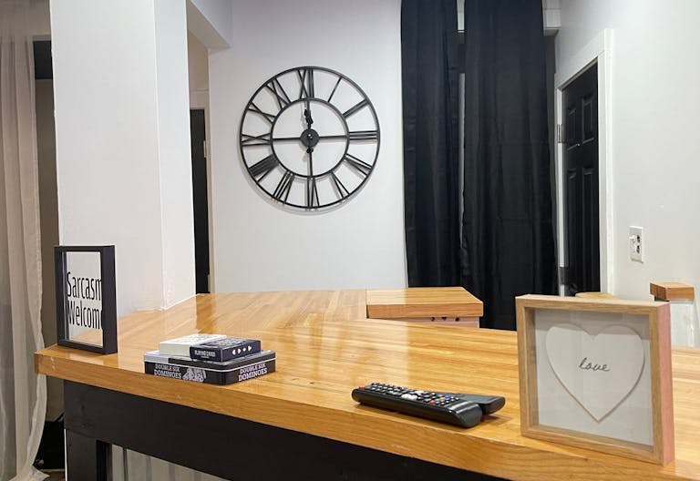 Quaint Meeting Space in Essex County - Image 2