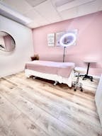 Cute Pink PMU/Lashes/Tattoo suite for rent - Image 0