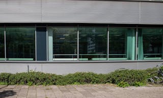 Striking Corner Space on Karl-Liebknecht-Straße with Full-Glass Frontage - Image 11
