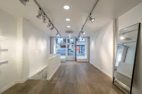 Popup store on rue de Turenne - Image 4