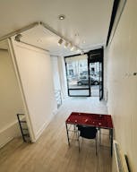 Boutique Éphémère à quelques pas de la Tour Eiffel - Avenue Rapp. - Image 3