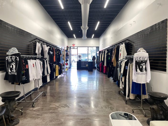 Melrose ave. New build, central location, high ceiling, multi purpose space - Nestled among luxury brands like Gucci and streetwear hotspots - Image 0