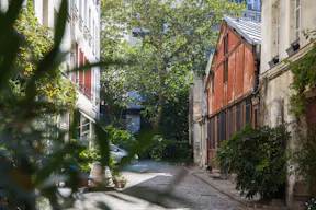 Three Historic Parisian Ateliers  - Image 29