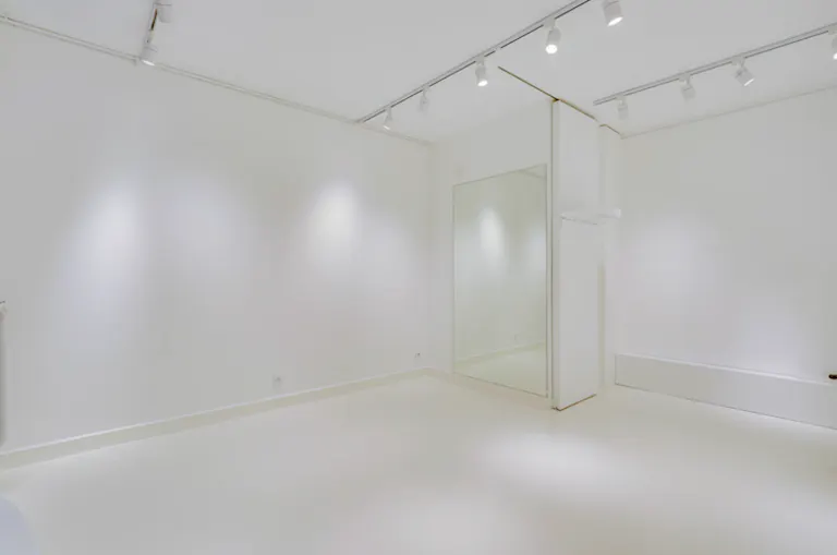 Great Pop Up Boutique in Le Marais - Image 4