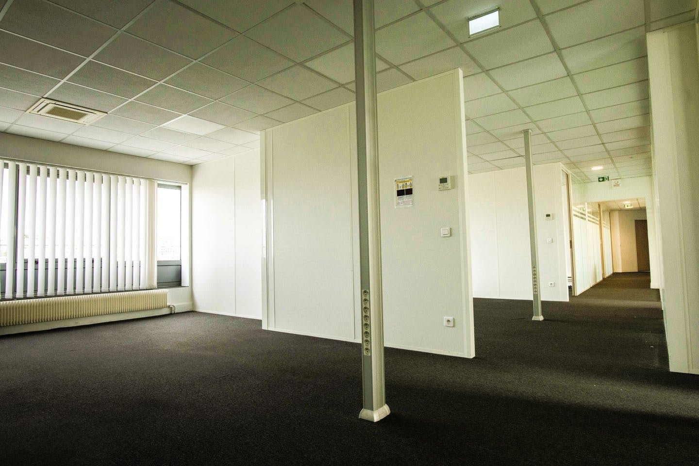 Large Commercial Space on Quai de Grenelle, Paris