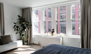 Sun-Drenched Soho Penthouse with Two Terraces - Image 9