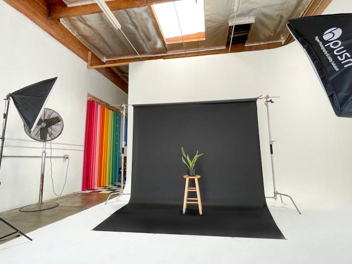 Cyclorama Wall, 50+ Backdrops - Natural Daylight and Night Time Studio - All Gear, Lighting and Props Included in Rental Price - Orange County - Image 1