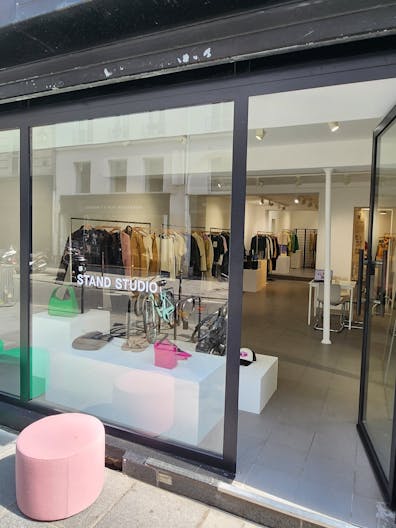 grande boutique beaux volumes au coeur de arts et m�tiers paris 3e - Image 3