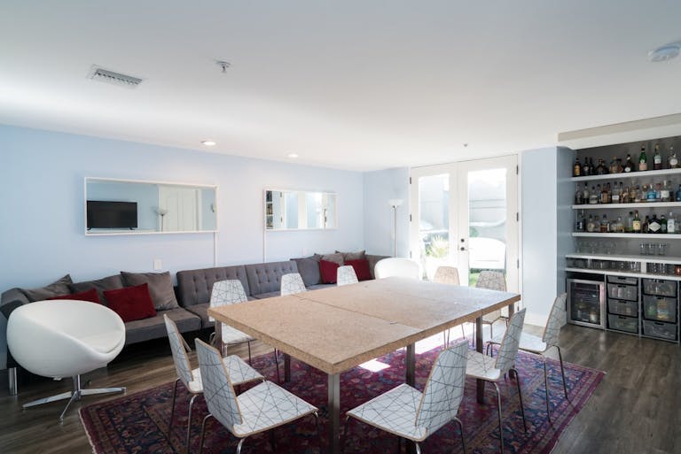 Stunning Art Deco Suite - Image 0