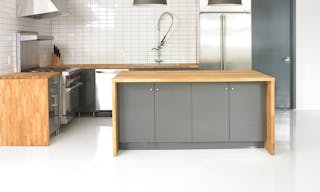 Modern Loft Showroom in Midtown - Image 6