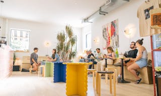 1000 square feet of ground floor cafe space and a kitchen equipped - Image 4