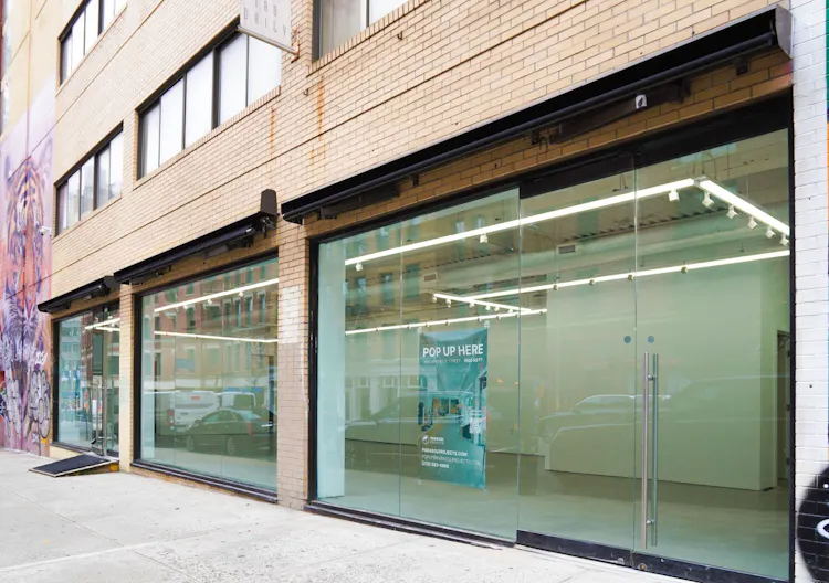 Wide-Frontage Retail Floor in SoHo, New York - Image 0