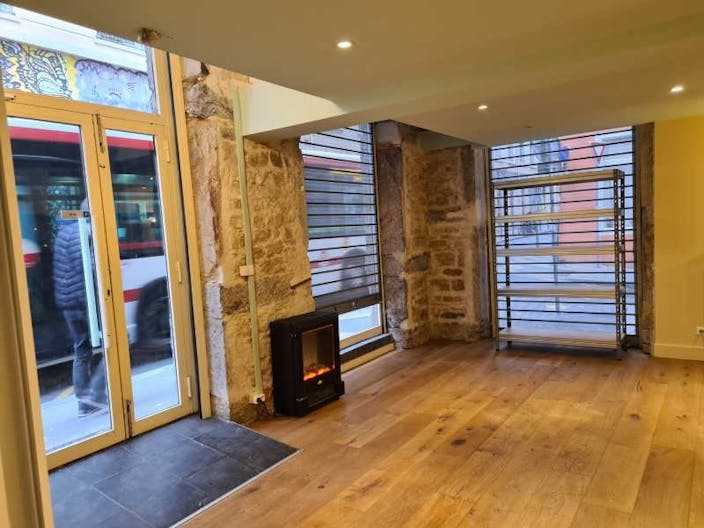 Boutique Lyon Coeur plateau de la Croix Rousse 150m2 avec logement ! - Image 2