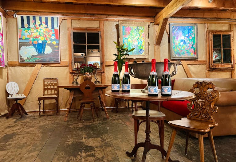 St.Moritz: Perfect Pop-up Space with in-house Bar & kitchen - Image 2