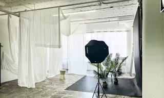 DTLA Multi Set Studio w/ AC, Free Lighting and Laser Beam - Image 9