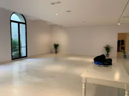 400m2 Showroom - Image 5
