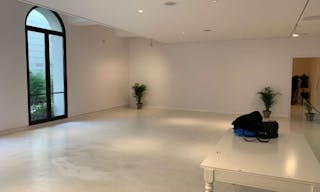 400m2 Showroom - Image 5