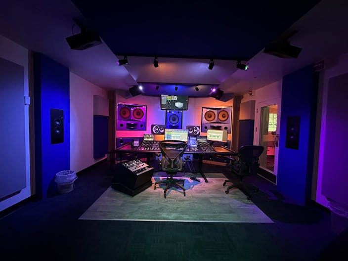 Production Suite ready to rent at High end studio - Image 0