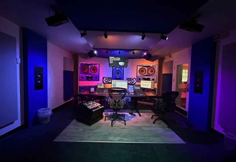 Production Suite ready to rent at High end studio - Image 0