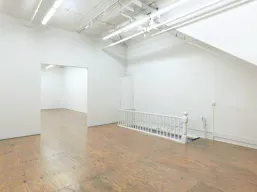 Sleek Storefront Gallery & Event Space in Prime Tribeca Art District - Image 2