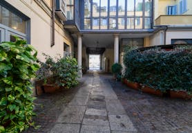 PERFECT FOR POP UP, SHOWROOM, EXHIBITION, FASHION SHOW - Image 13