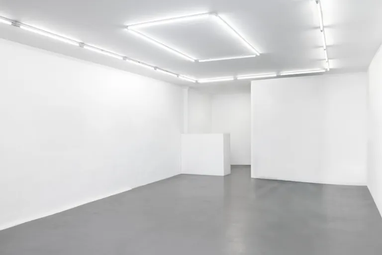 Galerie d'art au coeur du 7e arrondissement - Image 1