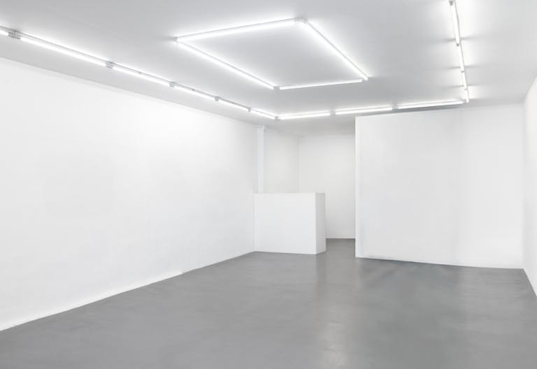 Galerie d'art au coeur du 7e arrondissement - Image 1